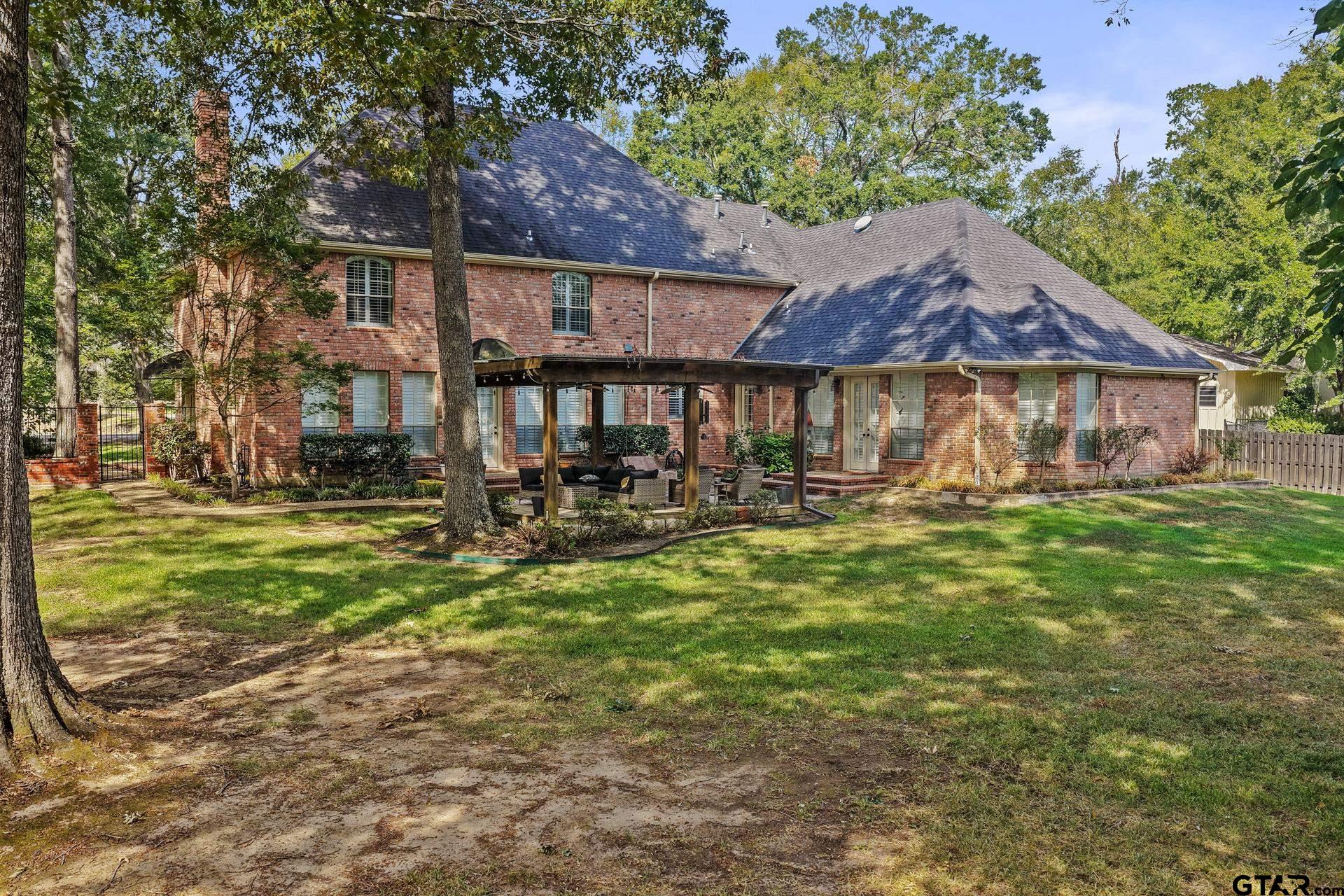 1105 S Williams