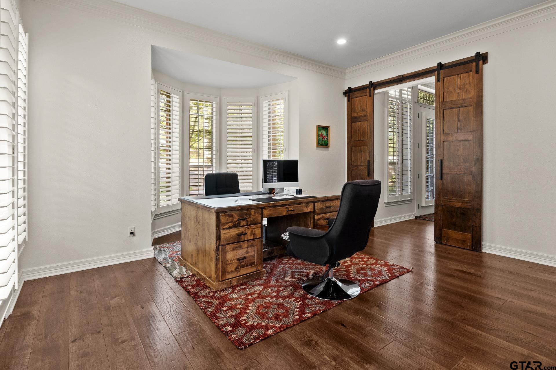 1105 S Williams
