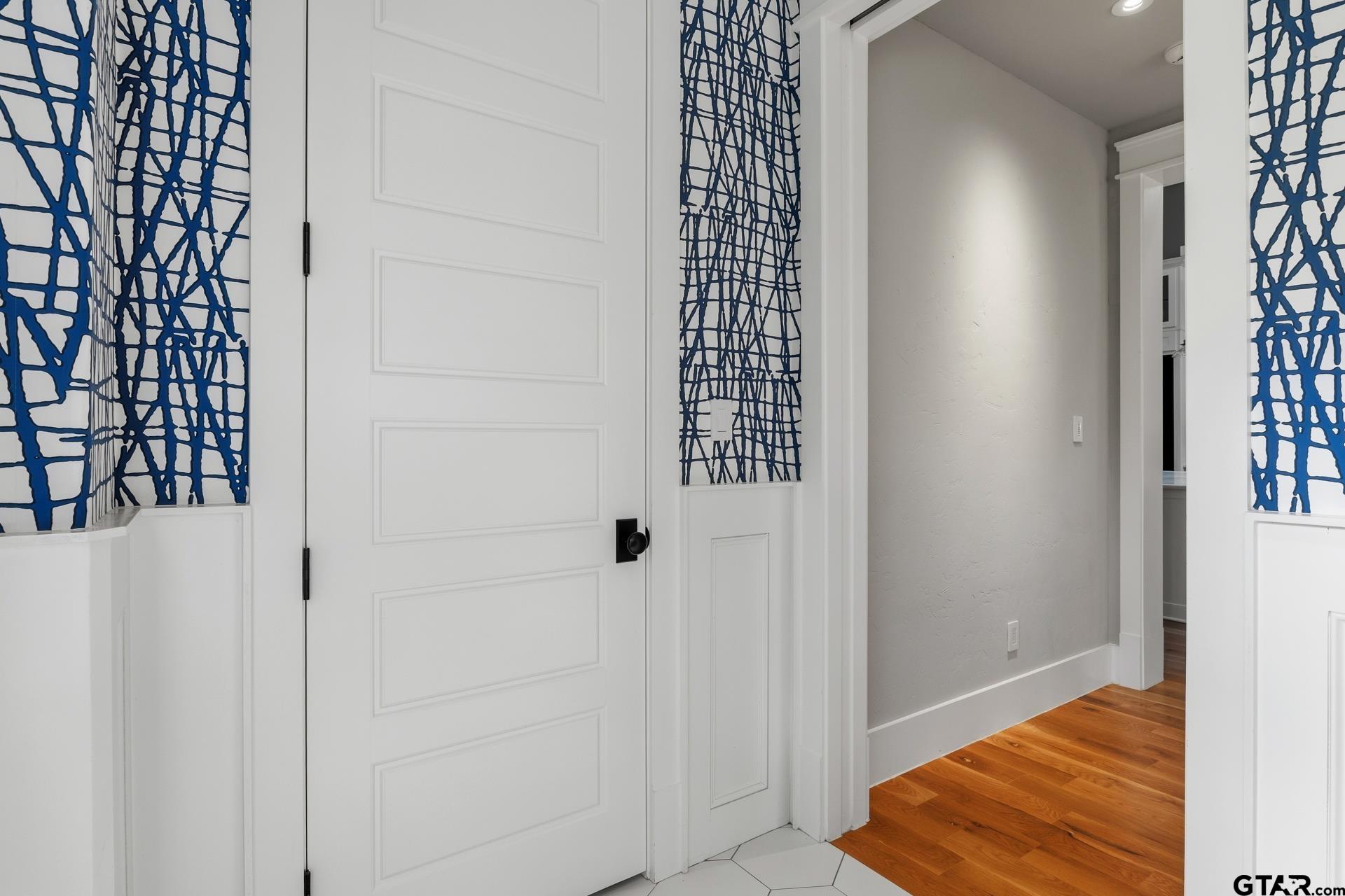 200 County Road 1297