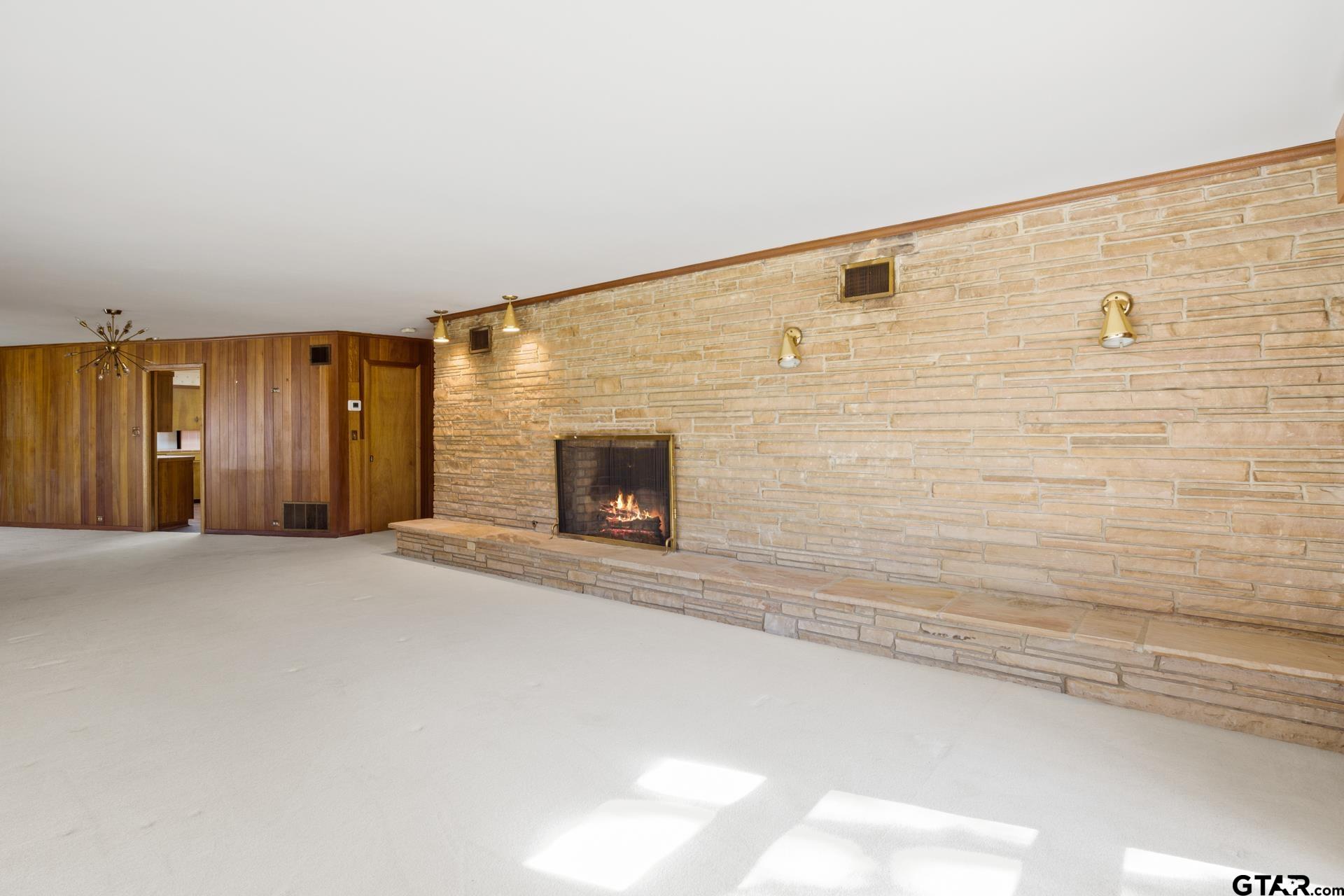 101 Bluebird St