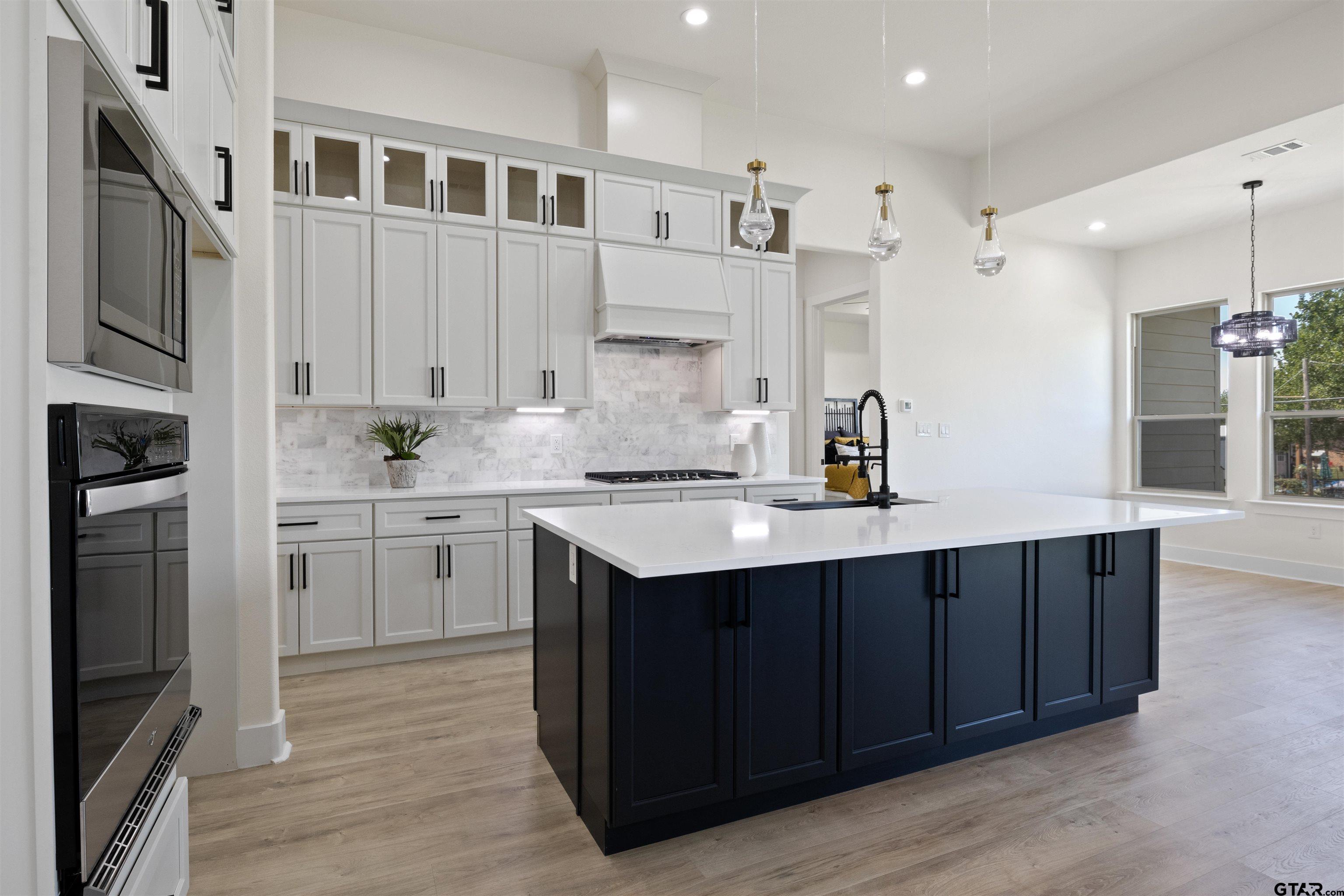 2705 Stone Briar