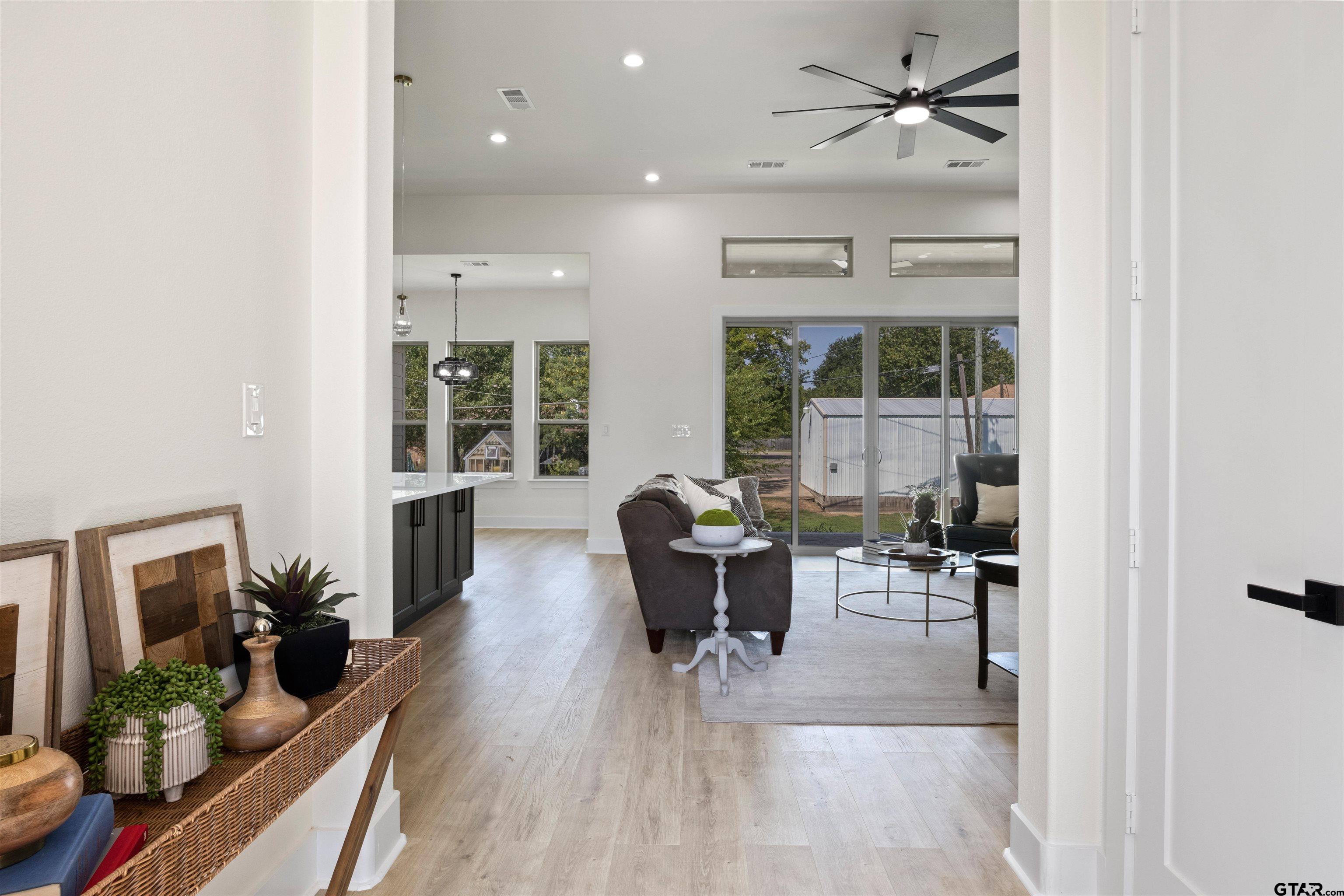 2705 Stone Briar