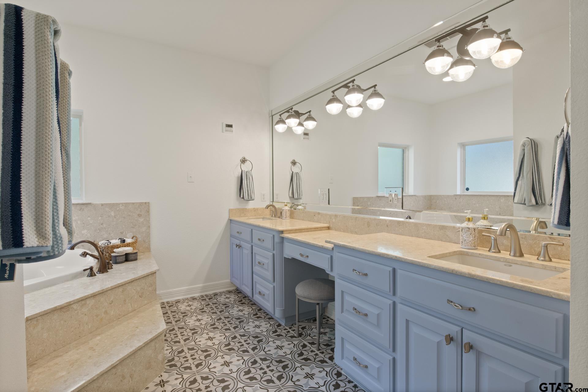 291 Private Road 2367