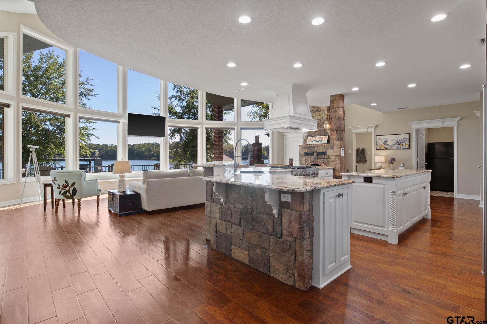 291 Private Road 2367