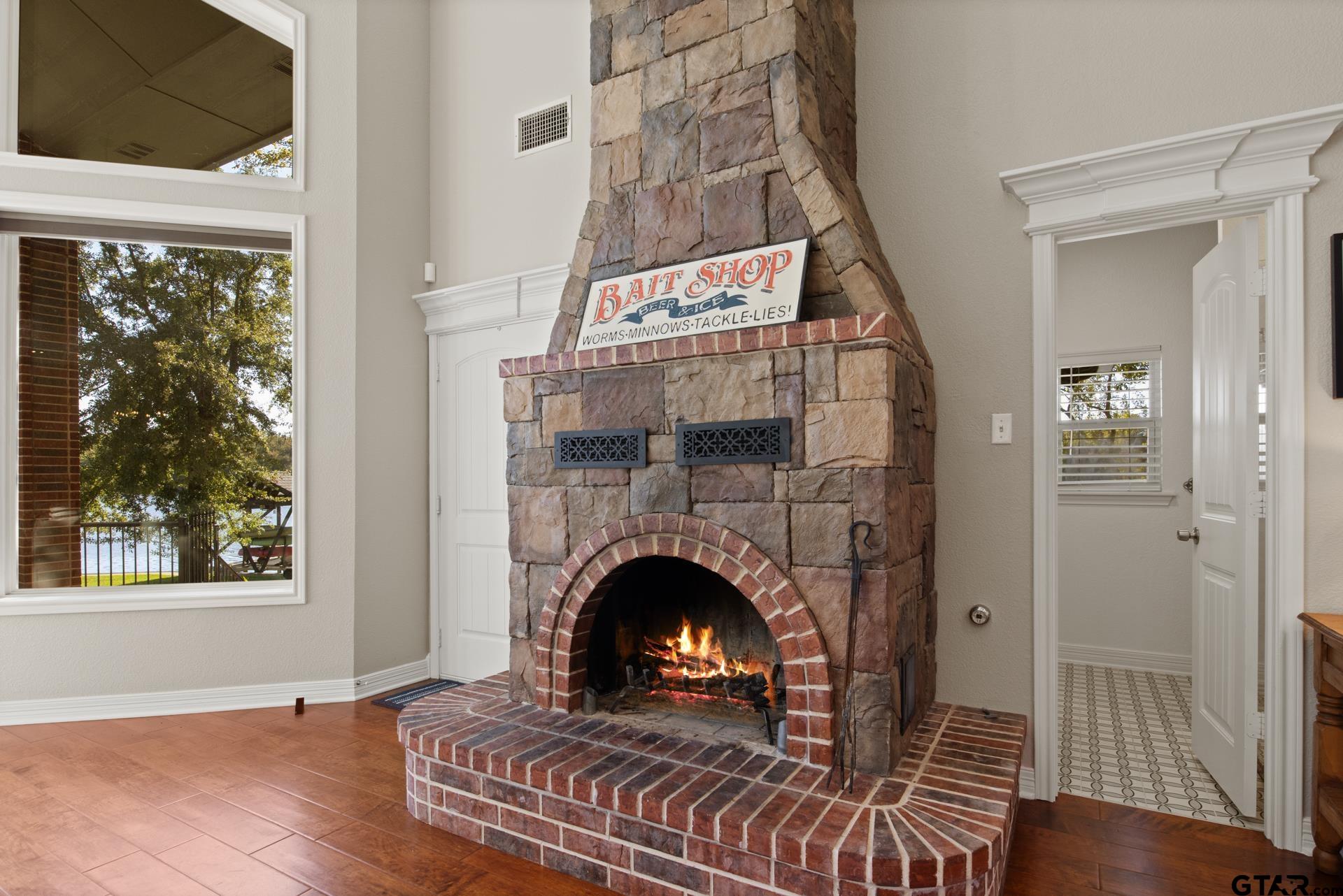 291 Private Road 2367