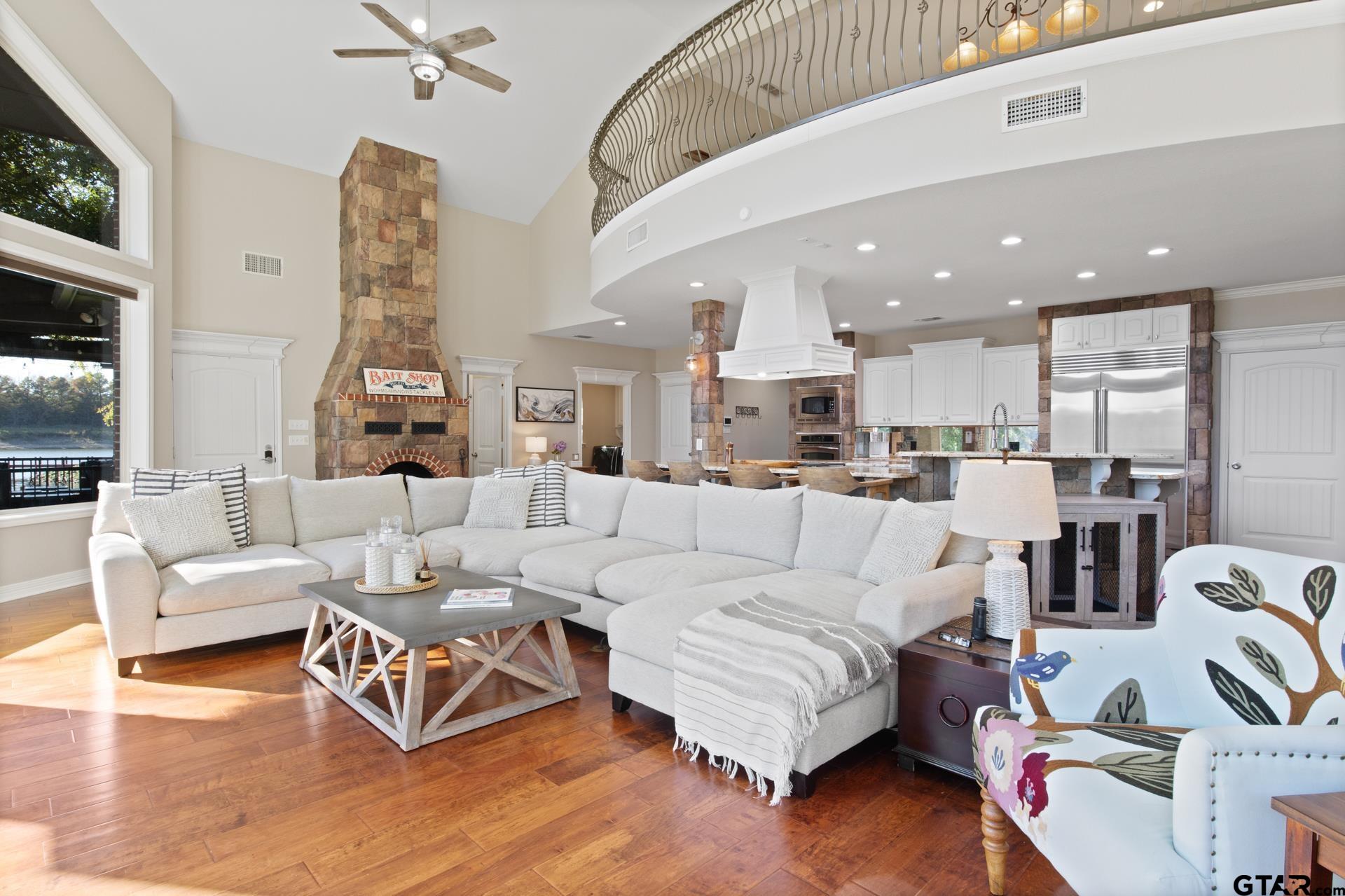 291 Private Road 2367
