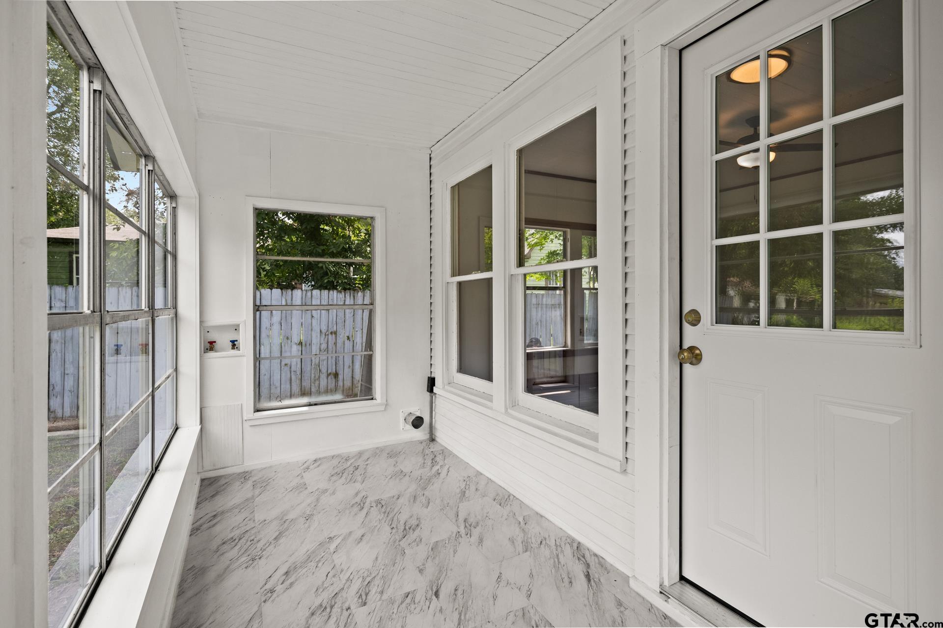 207 W 3rd