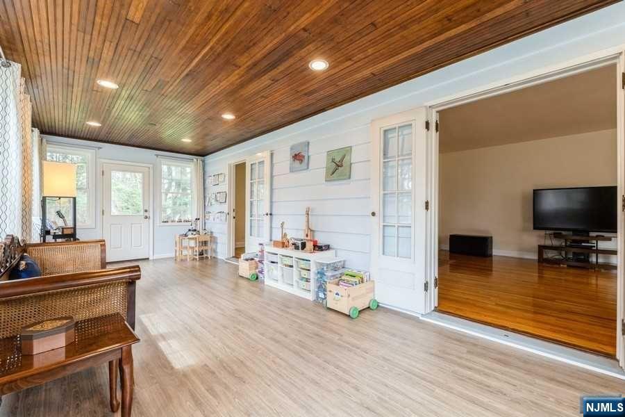 180 Island Road