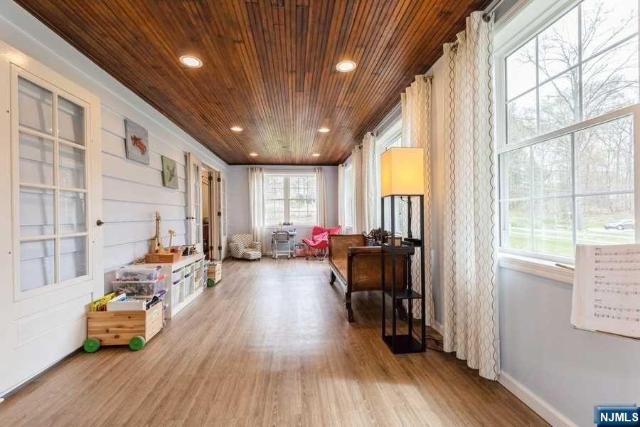 180 Island Road
