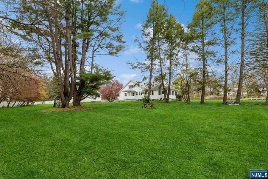 180 Island Road