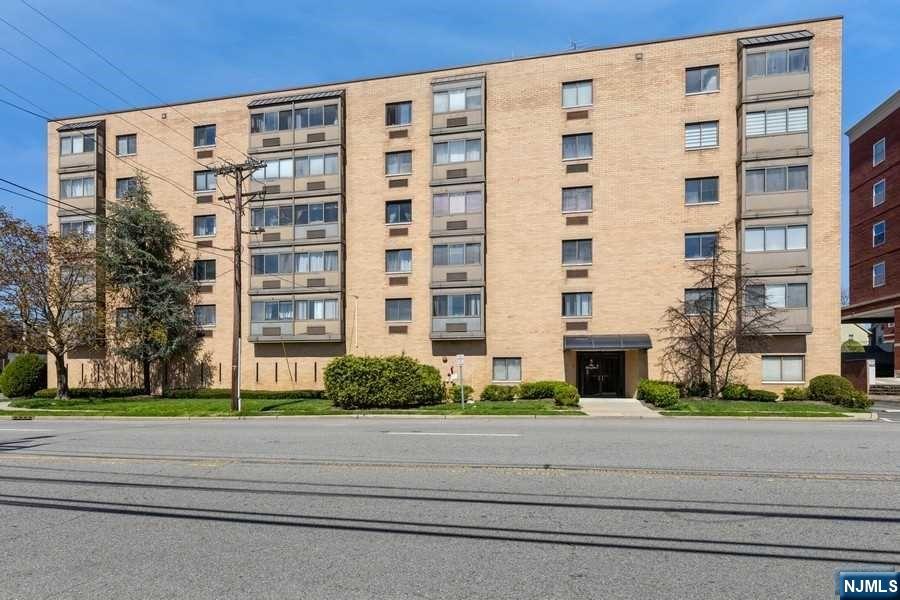 5 Linden Street 2J