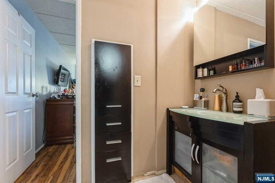 5 Linden Street 2J