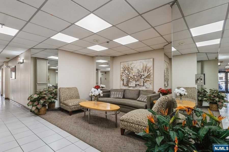 5 Linden Street 2J