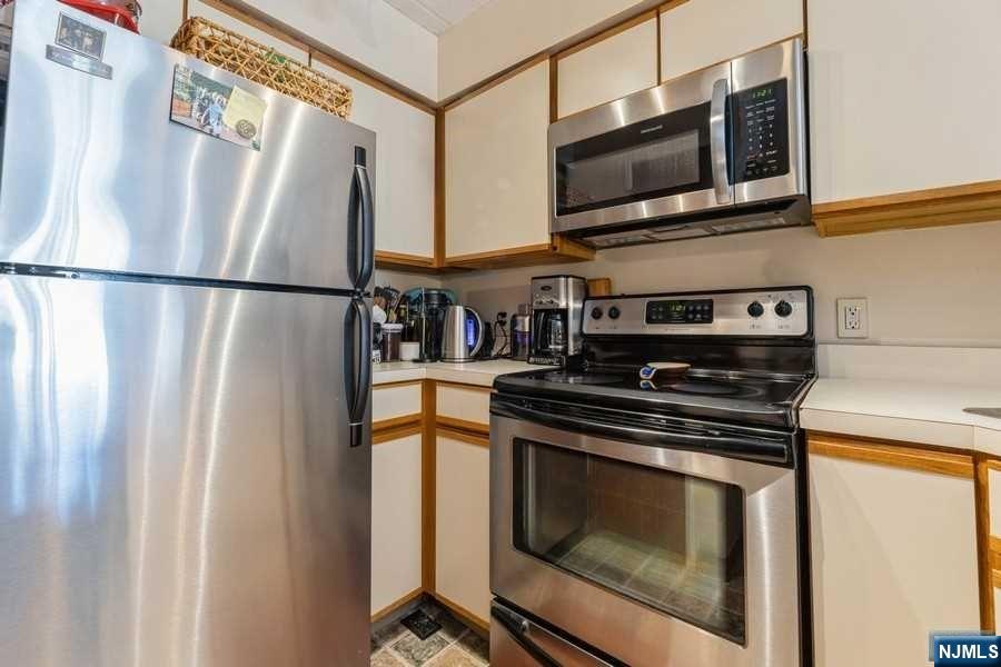 5 Linden Street 2J