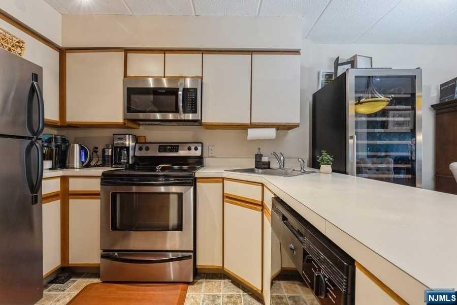 5 Linden Street 2J