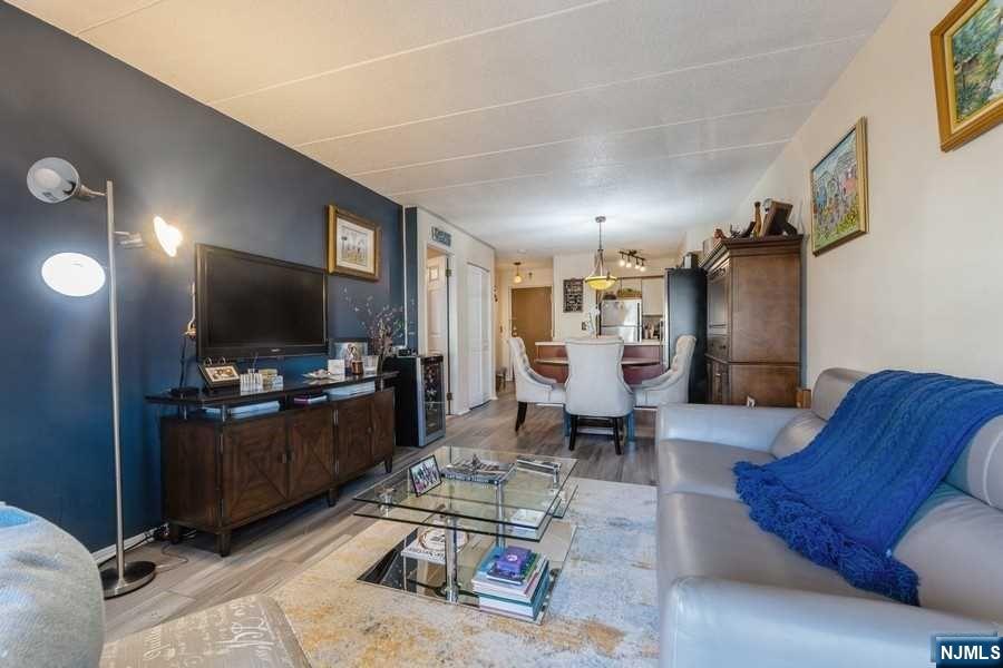 5 Linden Street 2J