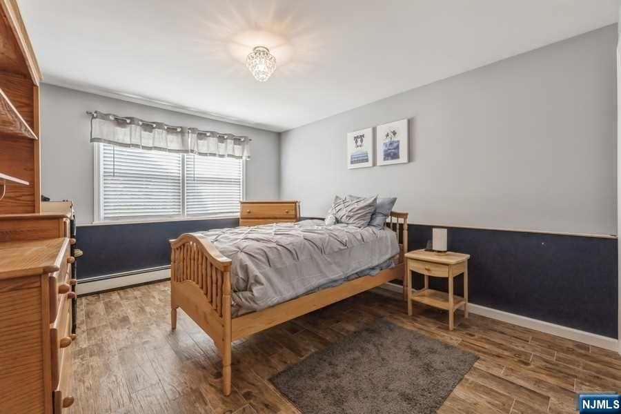 406 Van Bussum Avenue