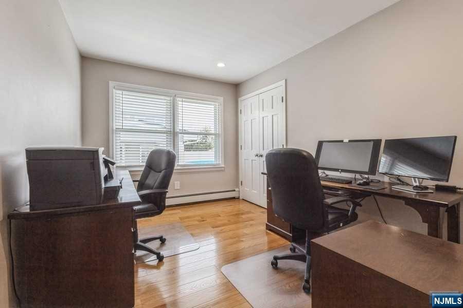 406 Van Bussum Avenue