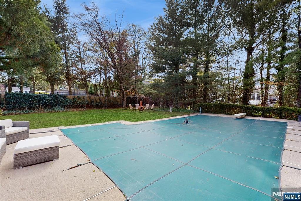 490 LINCOLN Avenue