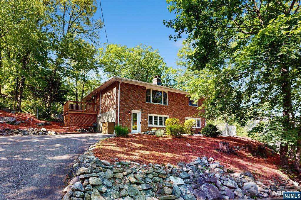 66 Hillside Drive