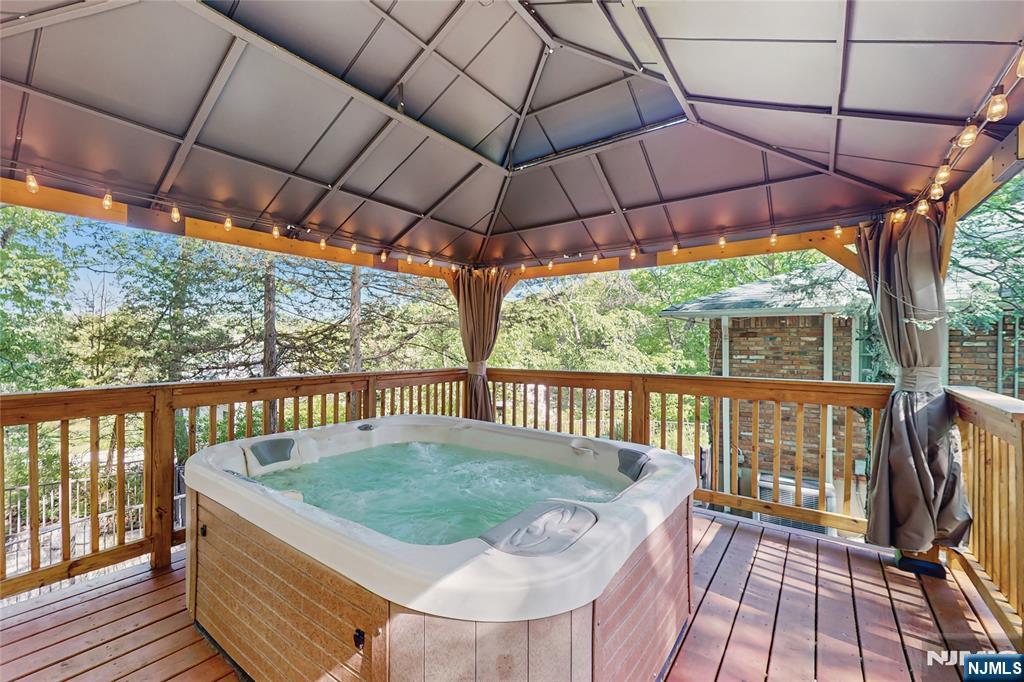 66 Hillside Drive