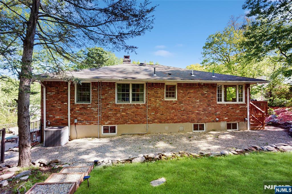 66 Hillside Drive
