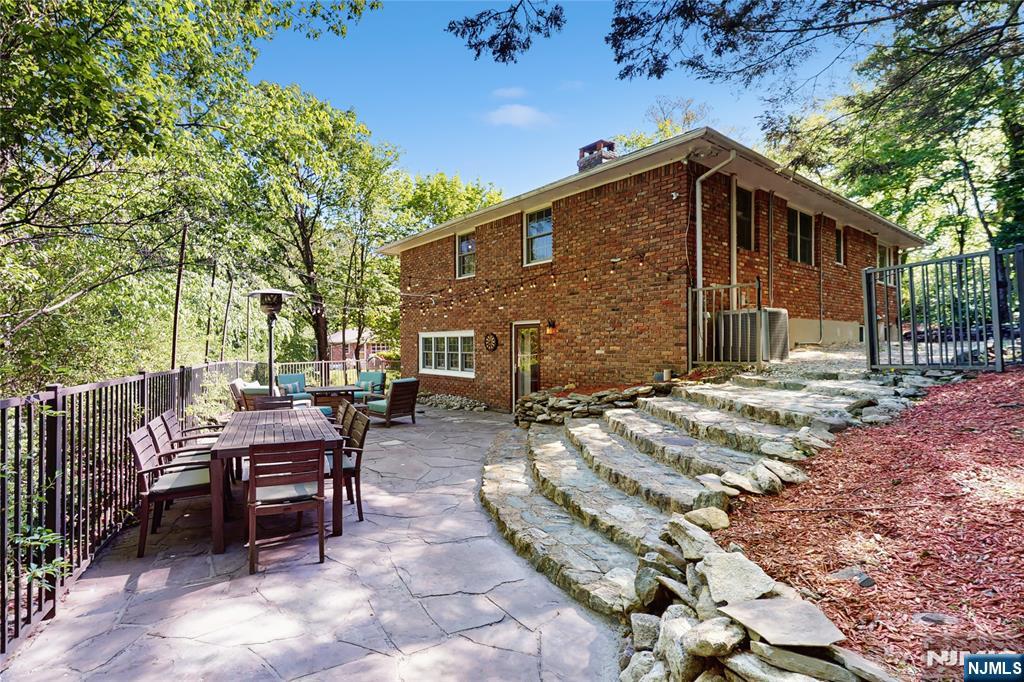 66 Hillside Drive