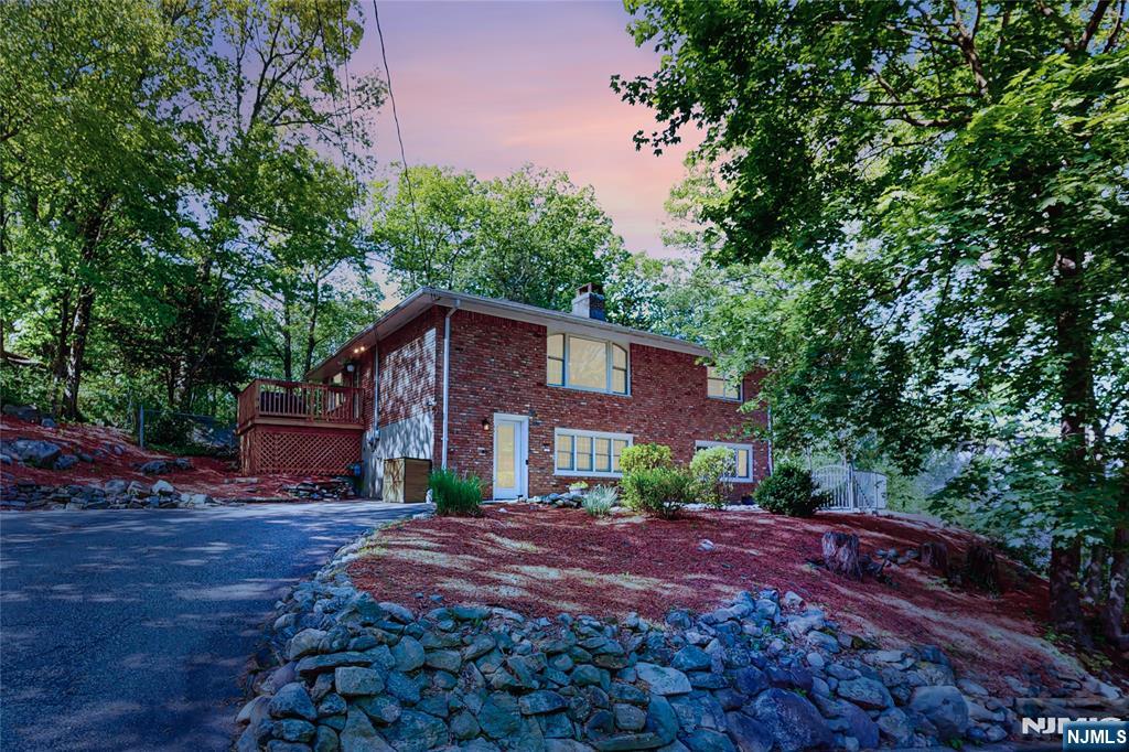 66 Hillside Drive