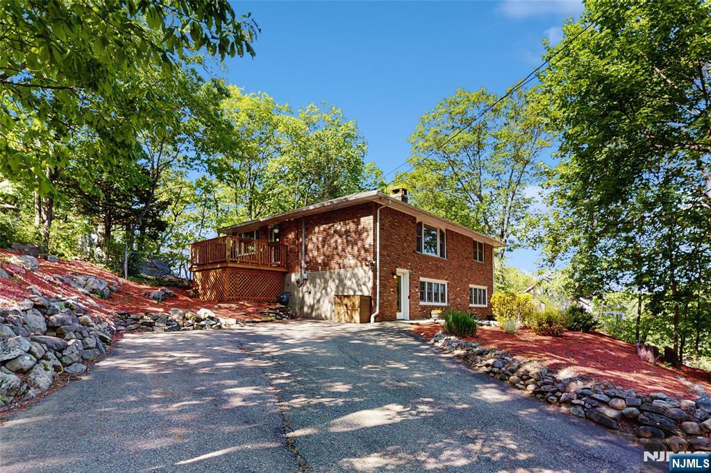 66 Hillside Drive