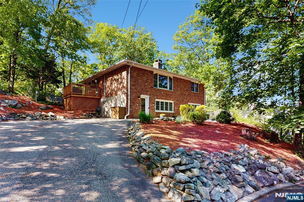 66 Hillside Drive