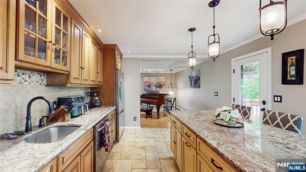 66 Hillside Drive