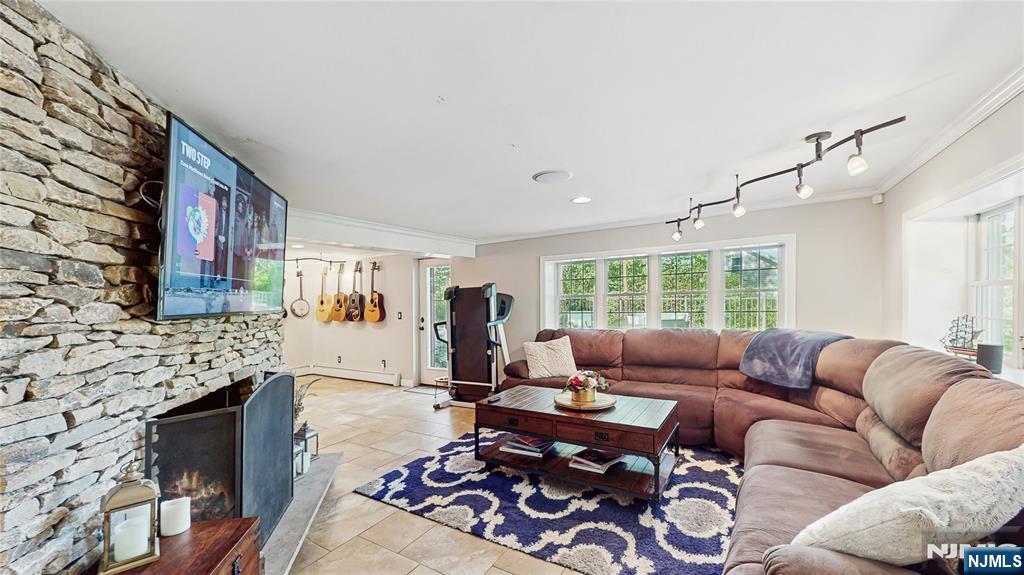 66 Hillside Drive