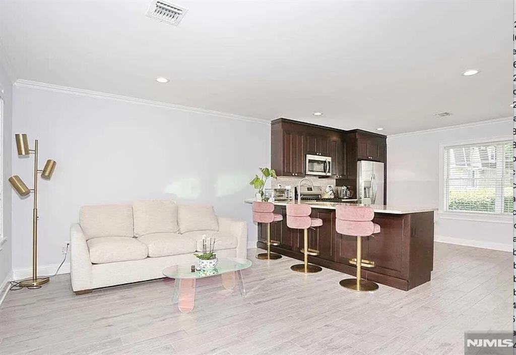 53 Crest Street 5