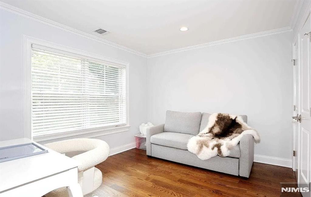 53 Crest Street 5