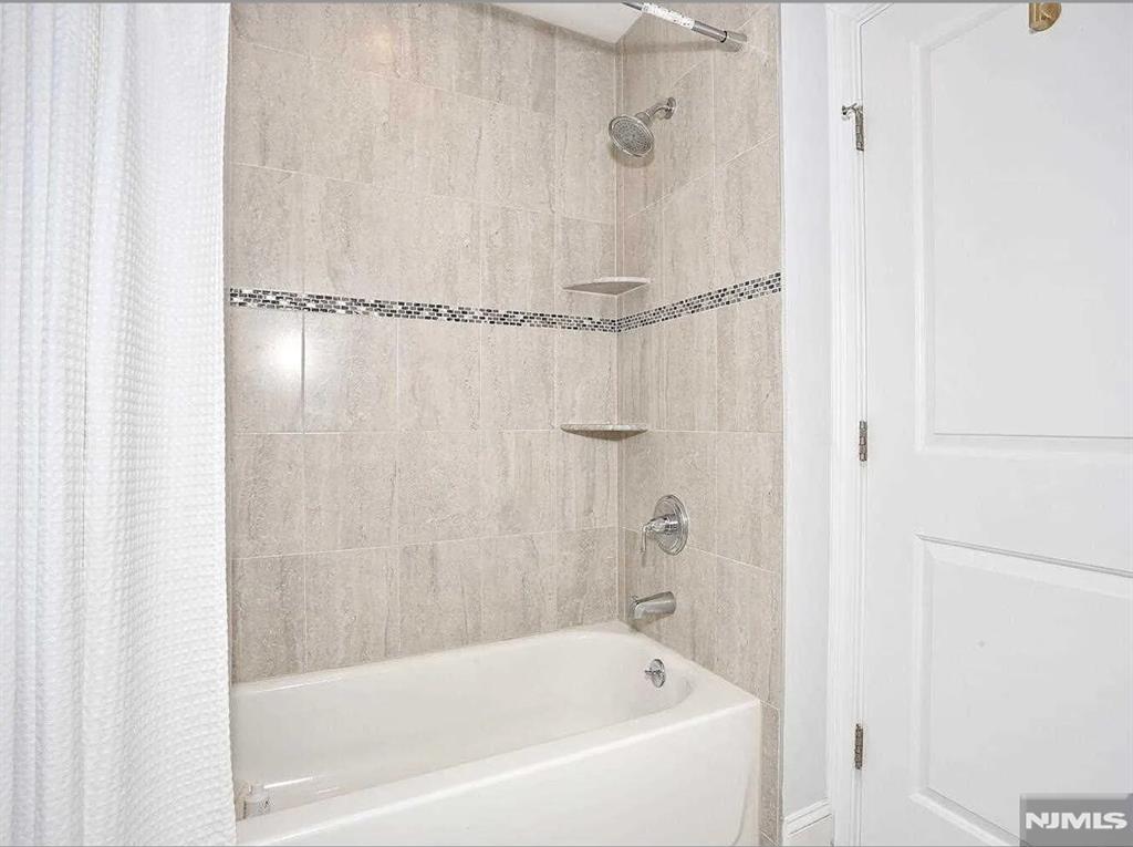 53 Crest Street 5