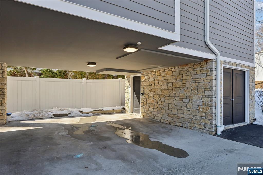 53 Crest Street