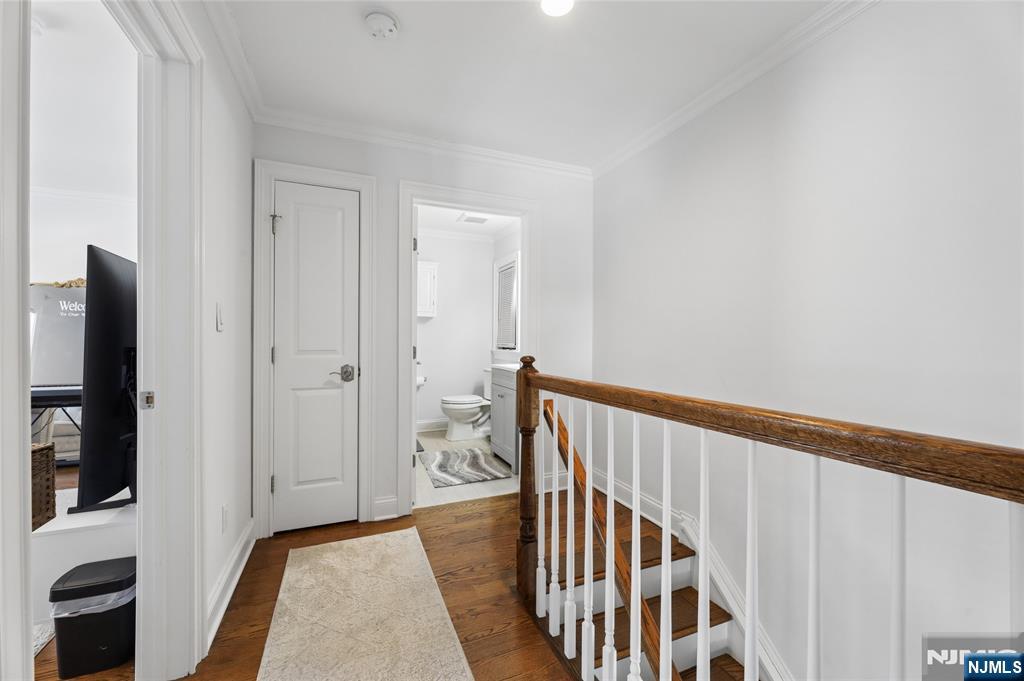53 Crest Street