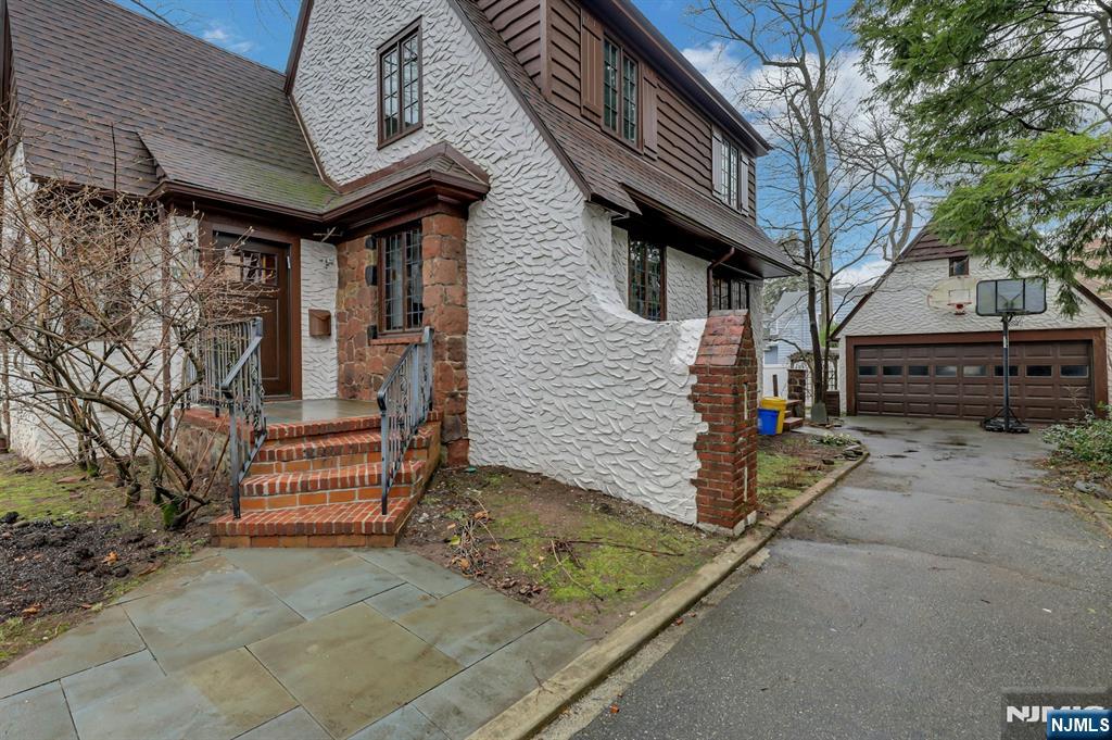 300 Churchill Road