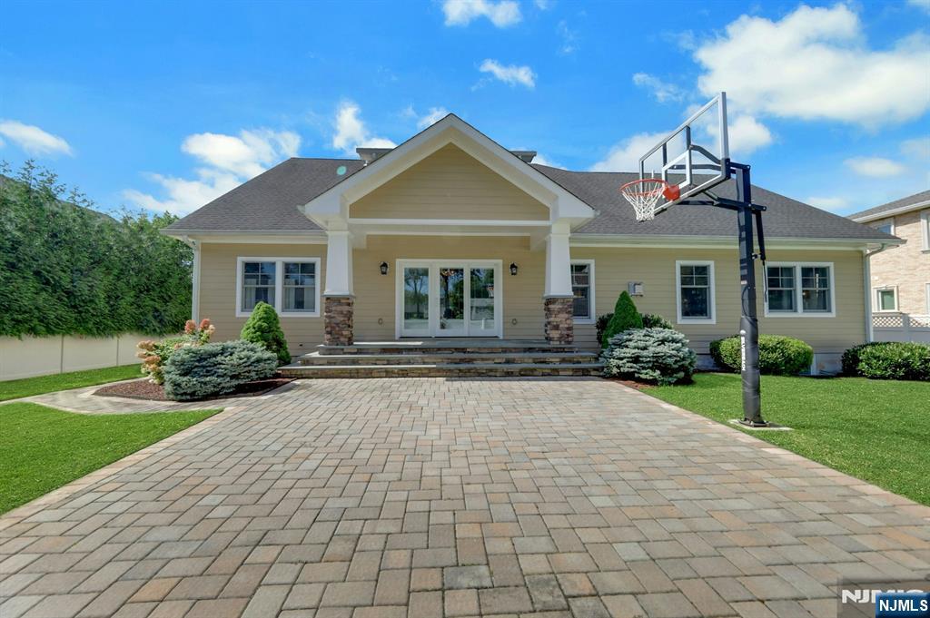 23 Hollybrook Road