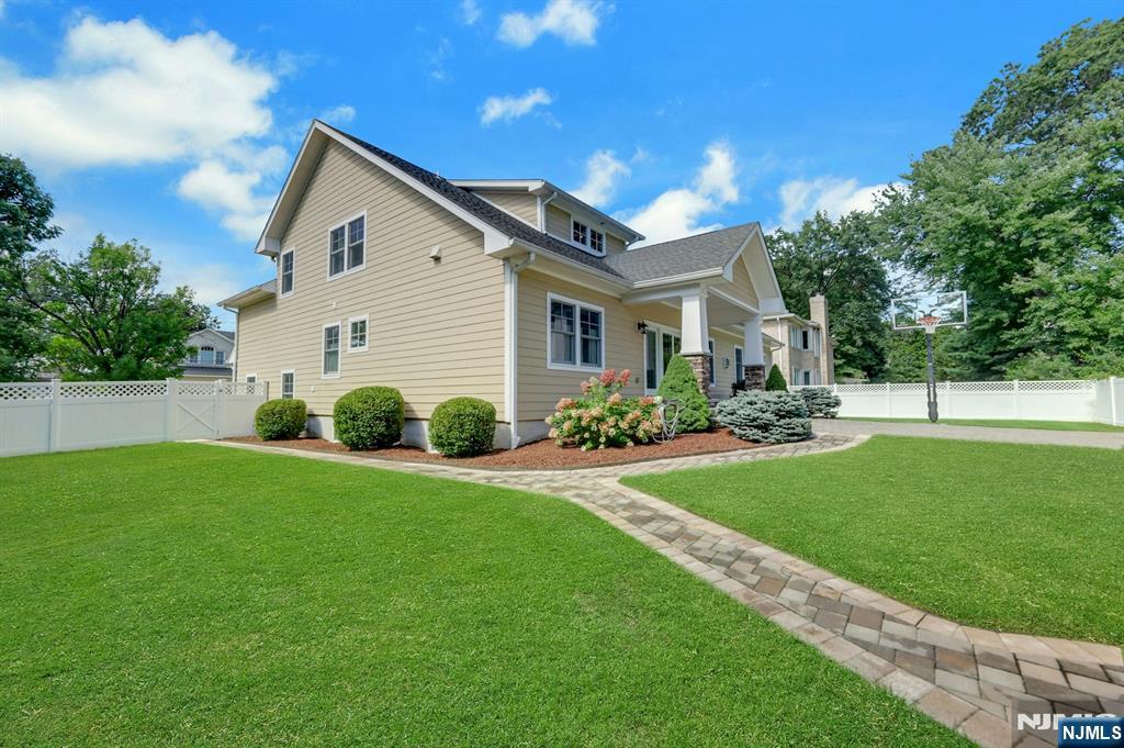 23 Hollybrook Road