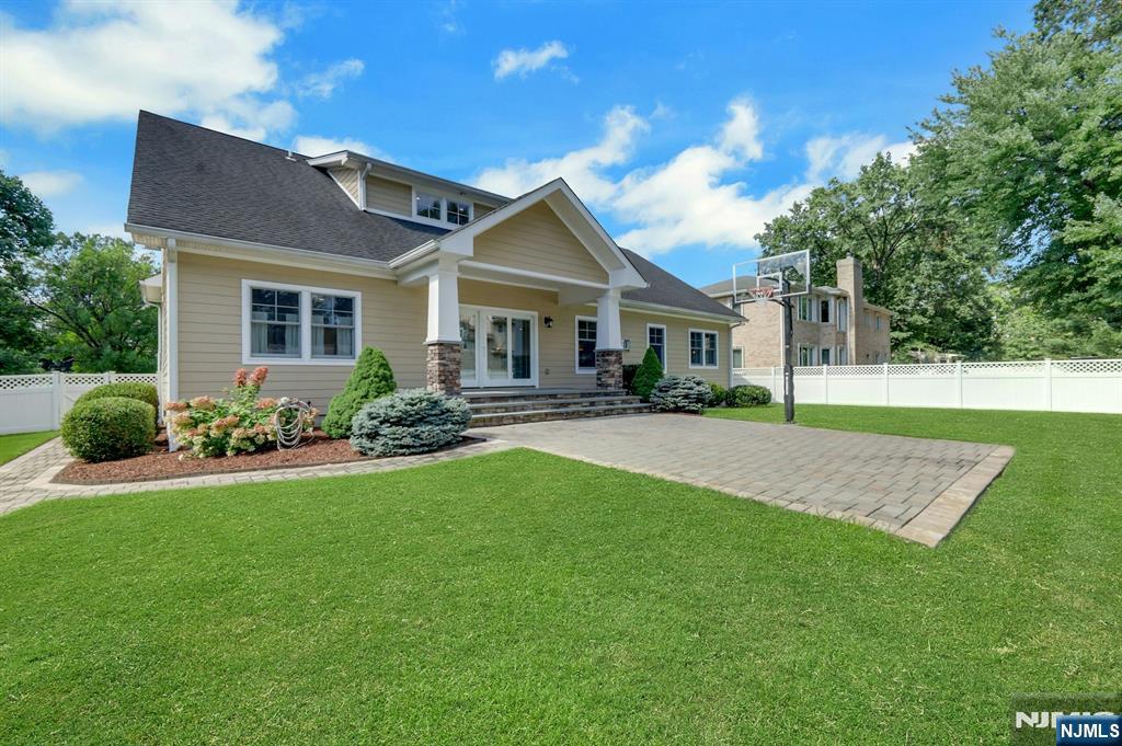 23 Hollybrook Road