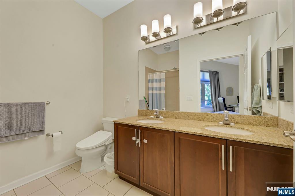 1109 Riverview Avenue 109