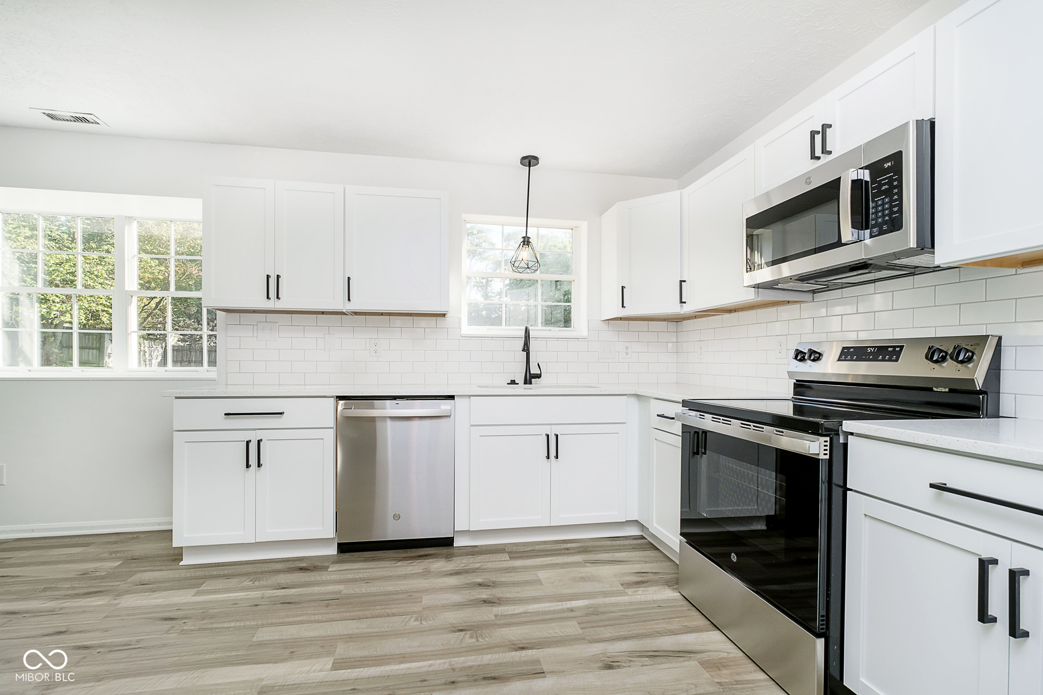 11127 Bayridge Circle W