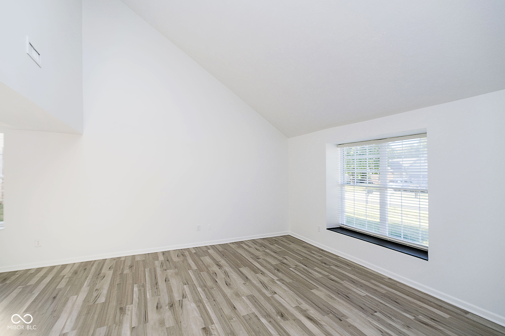 11127 Bayridge Circle W
