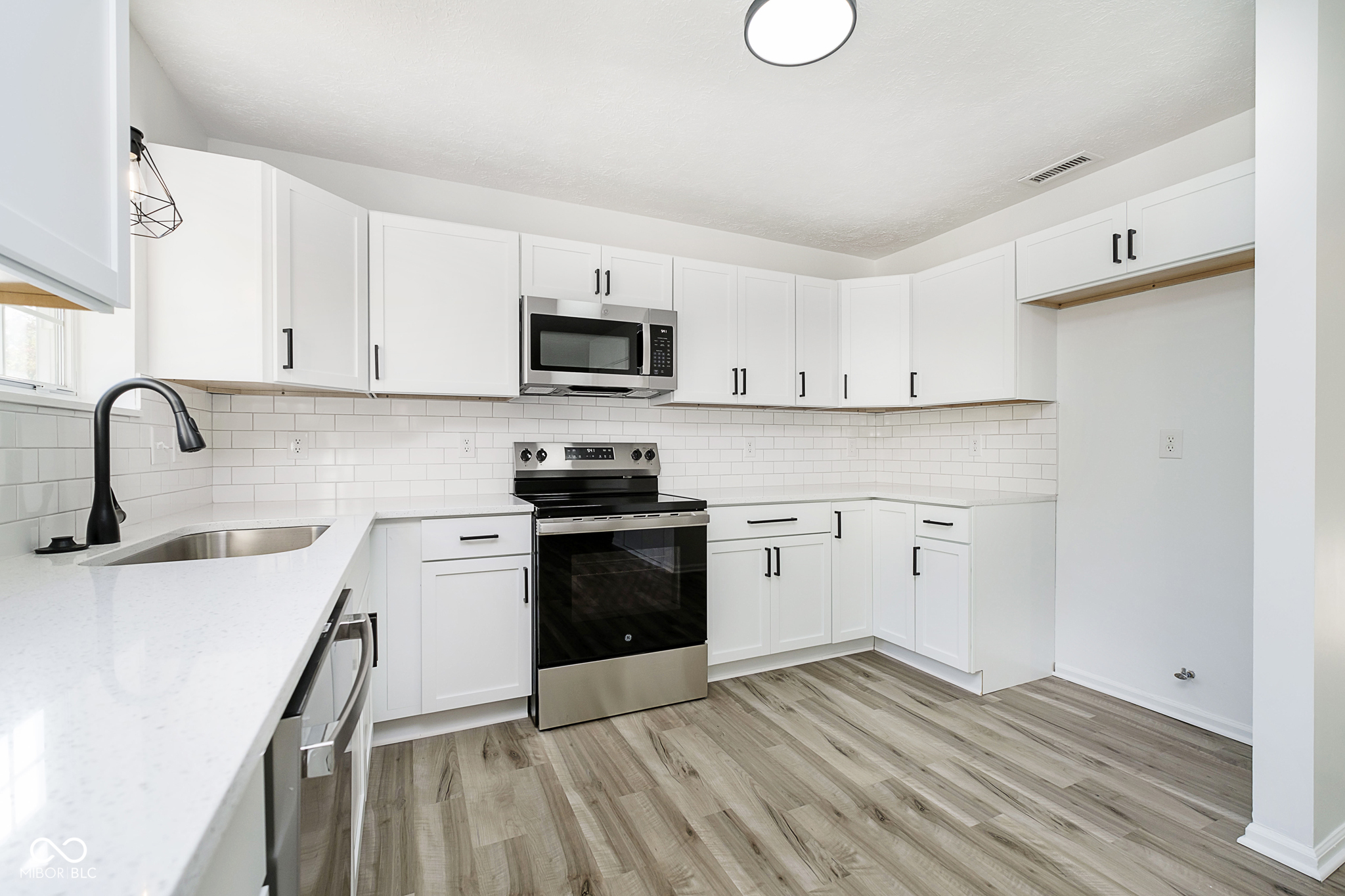 11127 Bayridge Circle W
