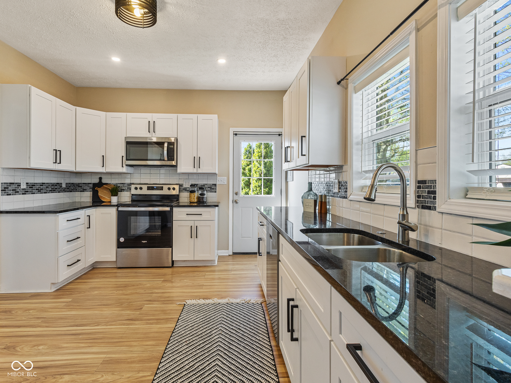 125 W Noble Street