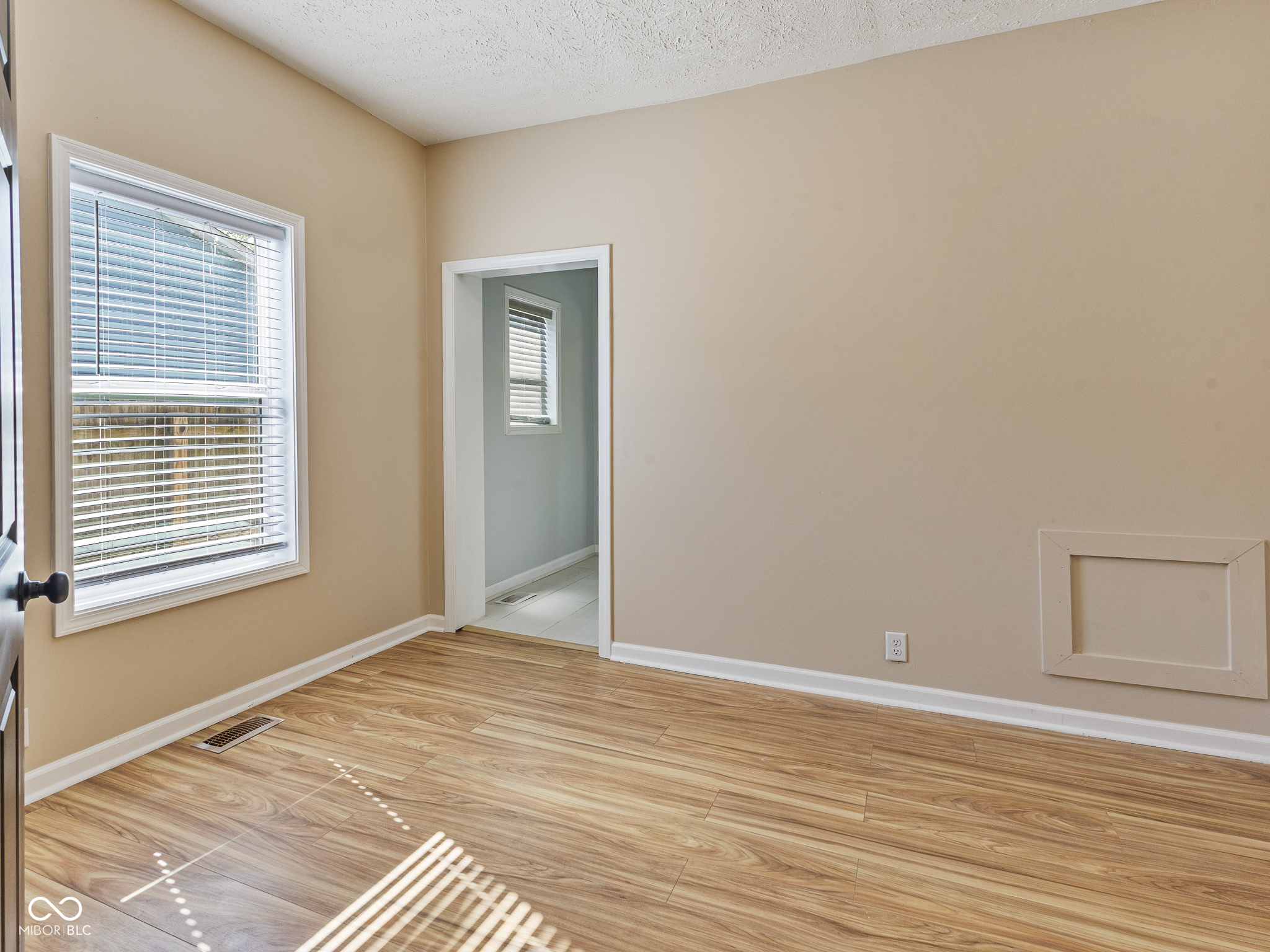 125 W Noble Street