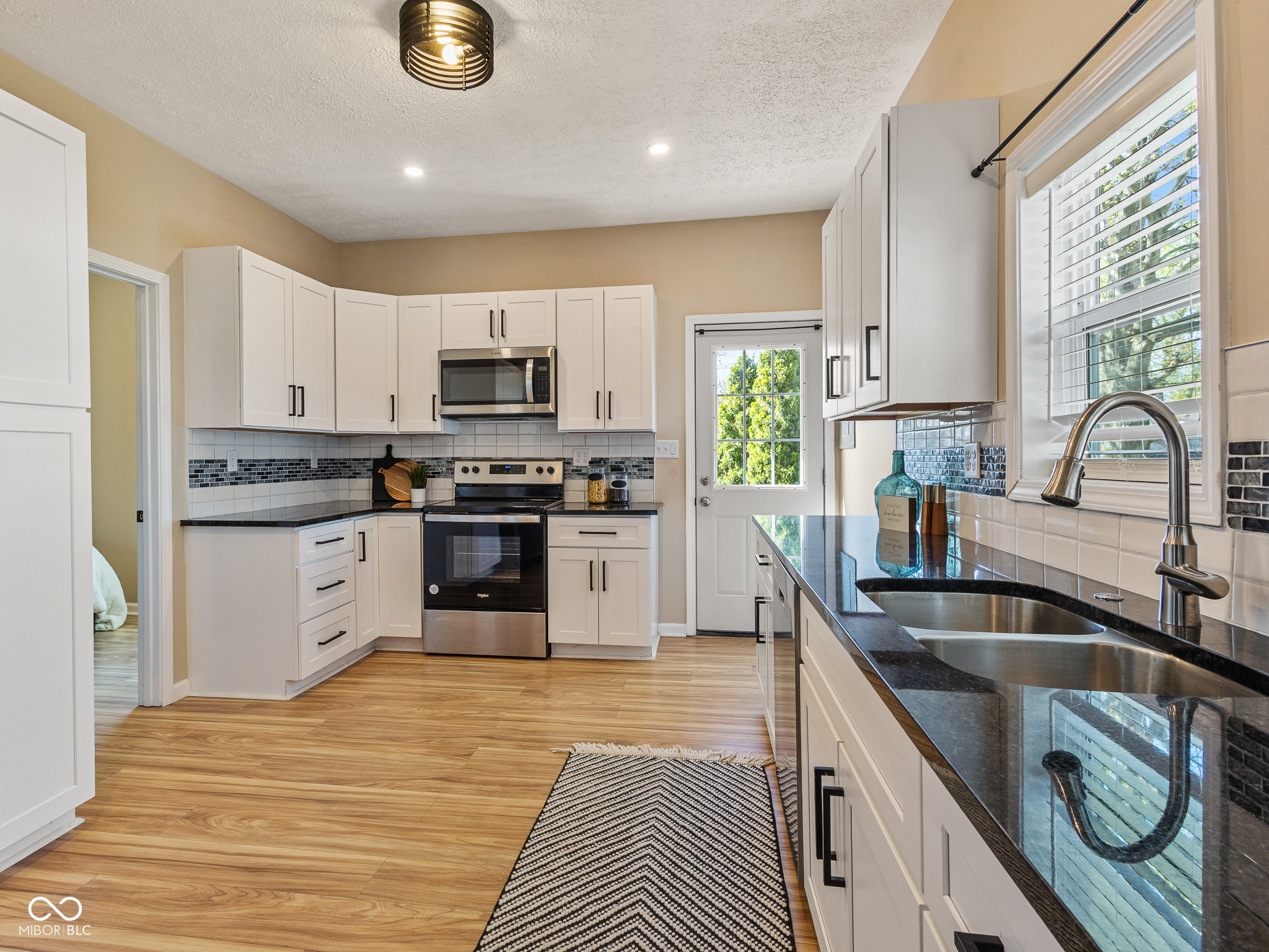 125 W Noble Street