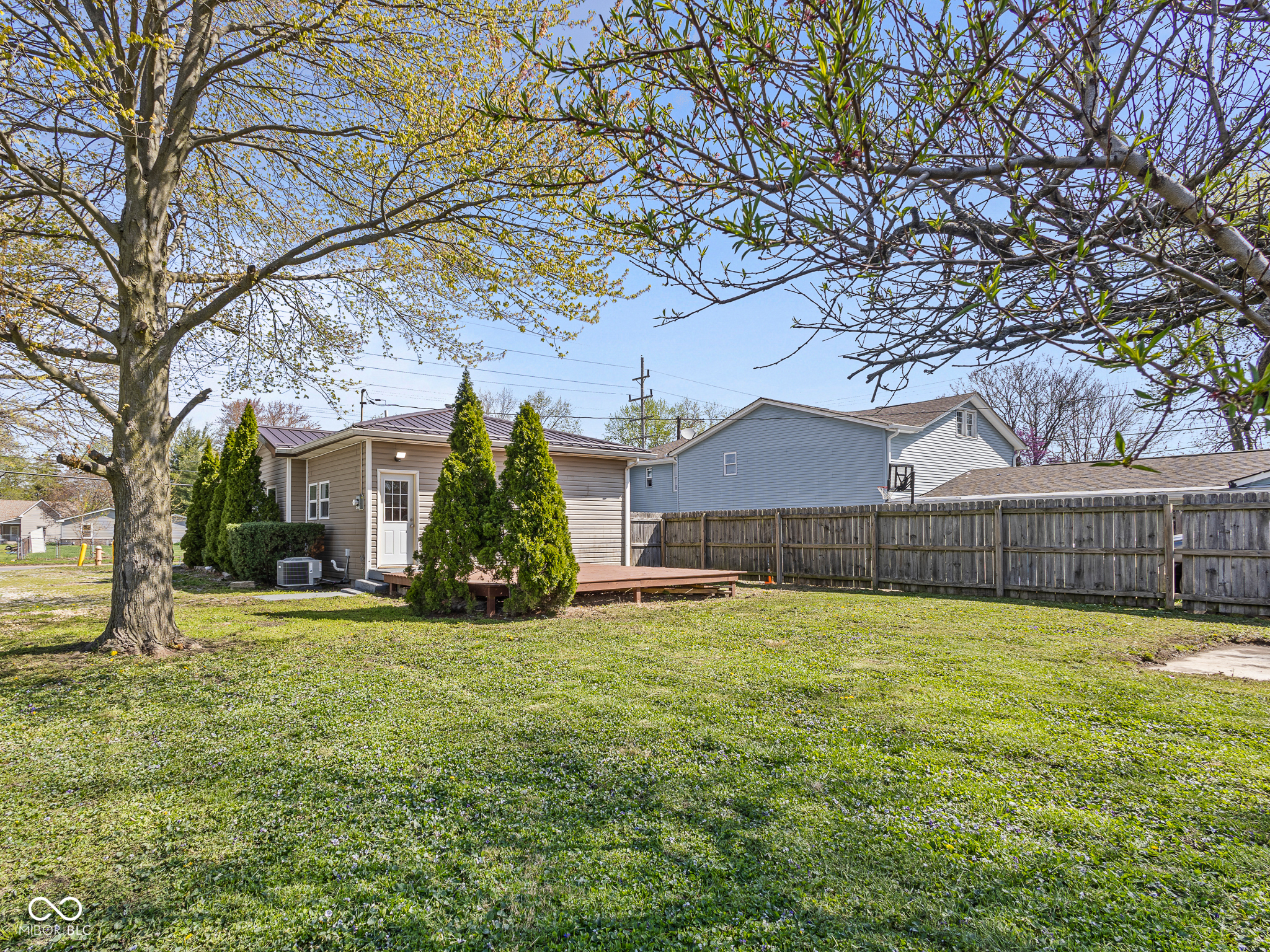 125 W Noble Street