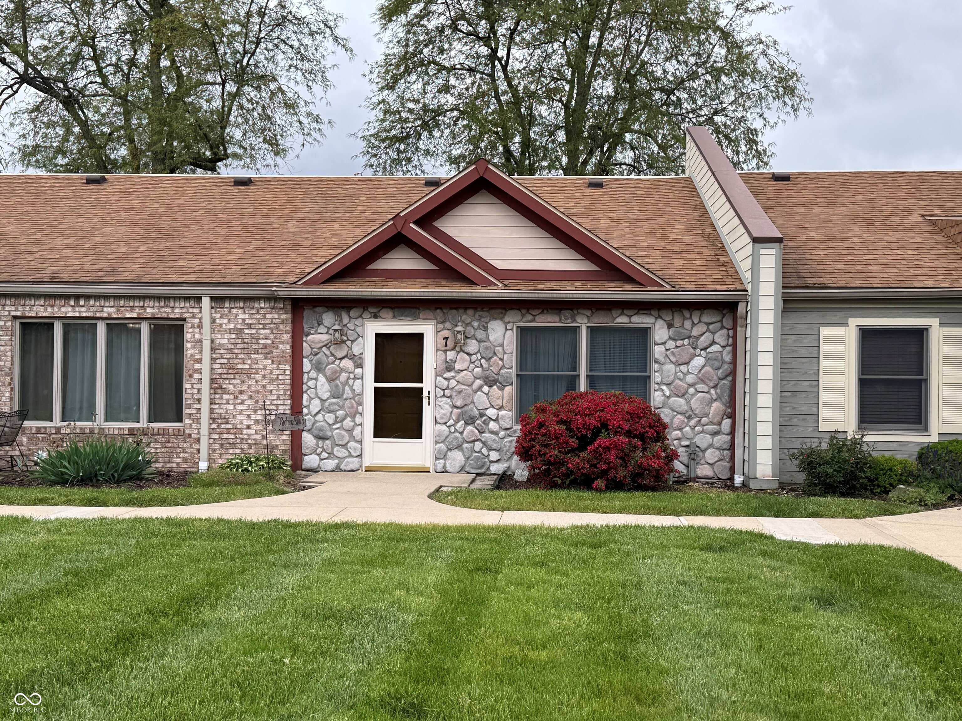 1711 Lafayette Avenue Unit: 7